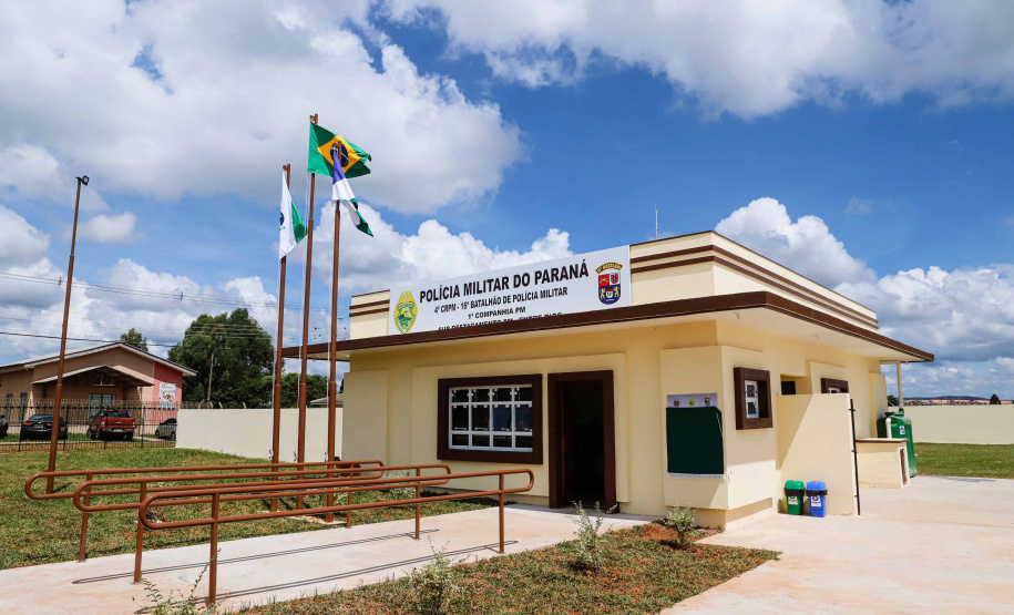 Governador inaugura sede do destacamento da PM de Entre Rios, em Guarapuava.