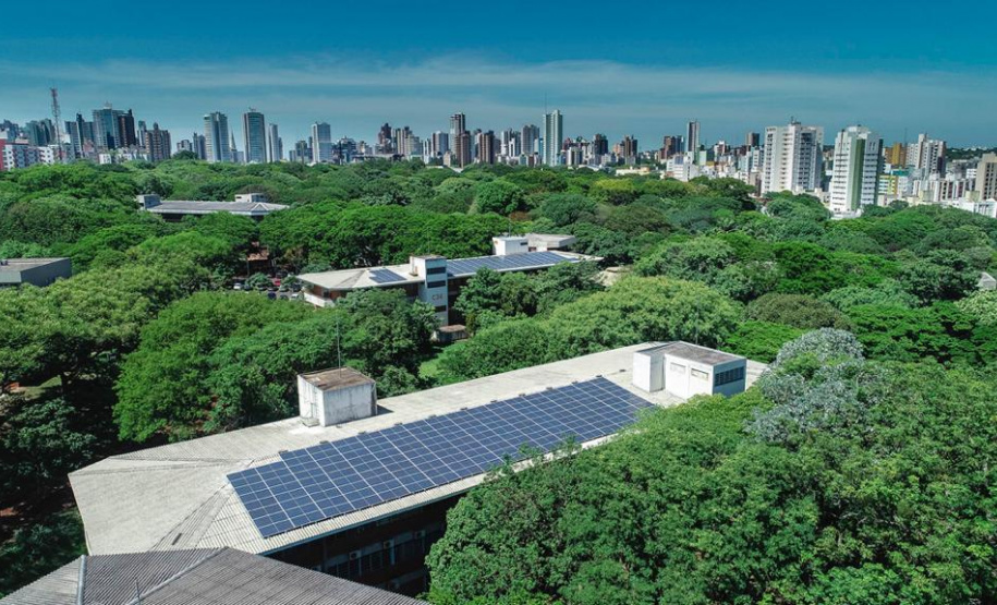 A Universidade Estadual de Londrina (UEL) e a Universidade Estadual de Maringá (UEM) estão entre as instituições de ensino superior mais sustentáveis do mundo, segundo o UI GreenMetric World University Ranking 2020. Elaborado anualmente pela GreenMetric, uma rede global de universidades voltada à sustentabilidade ambiental, o ranking foi publicado no dia 7 de dezembro. Na foto, Usina Fotovoltaica da UEM - Foto: Divulgação UEM/SETI