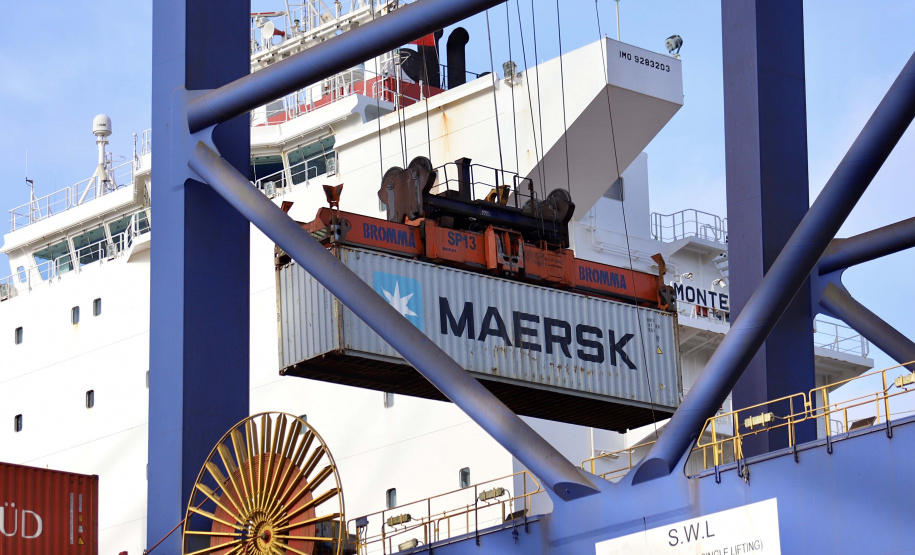 O volume de cargas importadas e exportadas em contêineres em 2020, pelo Porto de Paranaguá, aumentou 6% em relação a 2019. Foram 8.541.091 toneladas, 508.664 toneladas a mais que no ano anterior. Os produtos conteinerizados representam 14,9% da movimentação geral dos portos do Paraná.