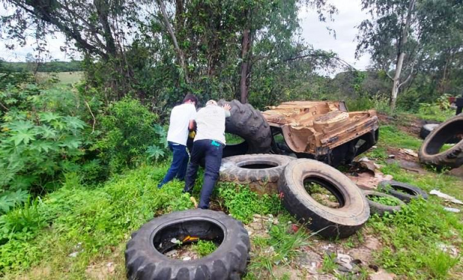A Secretaria de Estado da Saúde divulgou nesta terça-feira (12) o primeiro boletim de 2021 com os dados do monitoramento da dengue no Estado. A Secretaria da Saúde realiza neste momento força-tarefa para atendimento a um surto no município de Sengés, na região dos Campos Gerais. As equipes detectaram e removeram de forma mecânica centenas de criadouros em recipientes usados para armazenar água como baldes, caixas d´água e tanques.  -  Foto: Divulgação SESA