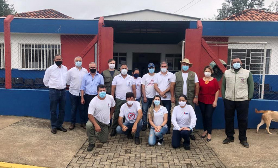 A Secretaria de Estado da Saúde divulgou nesta terça-feira (12) o primeiro boletim de 2021 com os dados do monitoramento da dengue no Estado. A Secretaria da Saúde realiza neste momento força-tarefa para atendimento a um surto no município de Sengés, na região dos Campos Gerais. As equipes detectaram e removeram de forma mecânica centenas de criadouros em recipientes usados para armazenar água como baldes, caixas d´água e tanques.  -  Foto: Divulgação SESA