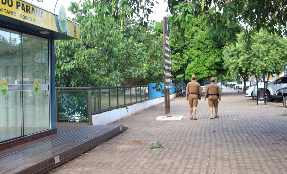 A Costa Extremo Noroeste, conhecida como corredor das águas por suas belas praias às margens do Rio Paraná, atrai inúmeros visitantes em busca do turismo sustentável da região