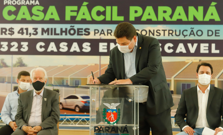 CURITIBA - 13-01-2021 - Governador Carlos Massa Ratinho Junior, lança o programa Casa Fácil Paraná.