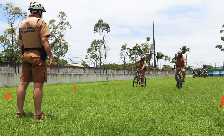 Policiais militares passam por capacitação de ciclopatrulhamento no Litoral
. Foto:PMPR