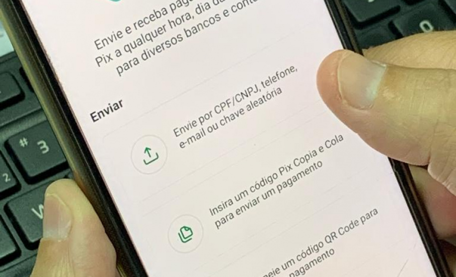 A tecnologia sem dúvida é uma grande aliada nos dias atuais e facilita a vida de muita gente, mas todo o cuidado é pouco com os golpes digitais. Para isso, o Procon-PR, órgão vinculado a Secretaria da Justiça, Família e Trabalho do Paraná orienta o consumidor sobre os cuidados que devem ser tomados com os golpes, agora através do PIX.  -  Curitiba, 14/01/2021  -  Foto: Divulgação SEJUF