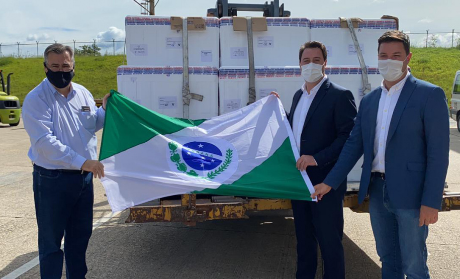 O governador Carlos Massa Ratinho Junior afirmou que a vacinação contra a Covid-19 deve começar nesta segunda-feira (18) no Paraná