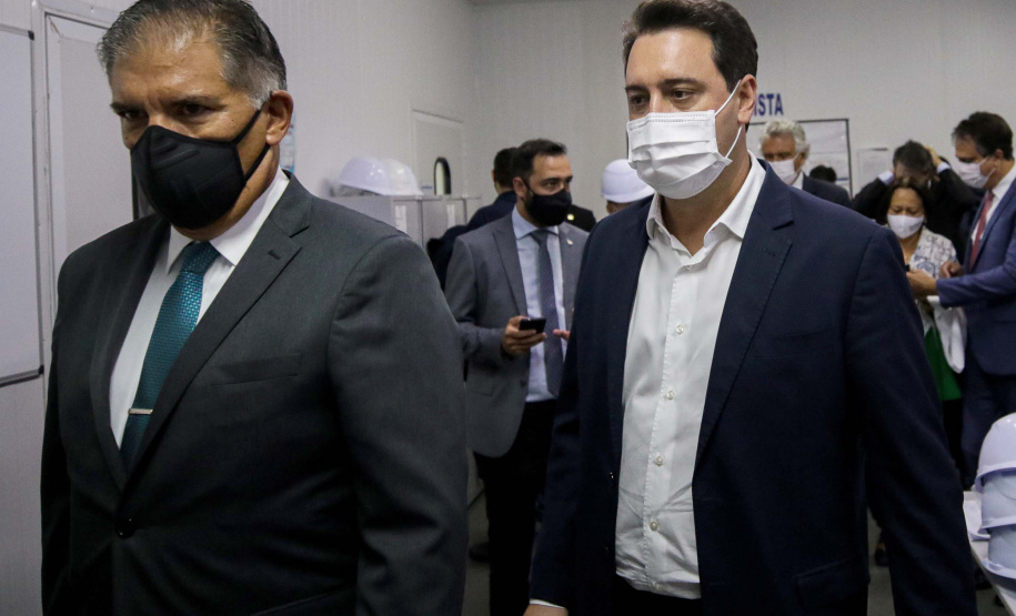 O governador Carlos Massa Ratinho Junior afirmou que a vacinação contra a Covid-19 deve começar nesta segunda-feira (18) no Paraná