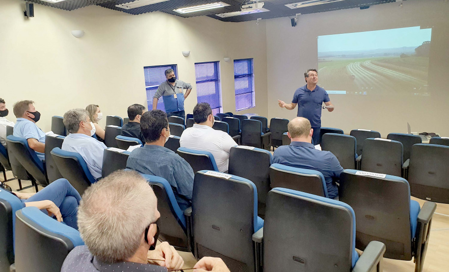 Prefeitos e representantes municipais das cidades que rodeiam as seis usinas hidrelétricas do Rio Iguaçu conheceram a Resolução Conjunta Sedest/IAT n°023/2019 e a estrutura da Secretaria do Desenvolvimento Sustentável e do Turismo