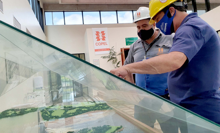 Prefeitos e representantes municipais das cidades que rodeiam as seis usinas hidrelétricas do Rio Iguaçu conheceram a Resolução Conjunta Sedest/IAT n°023/2019 e a estrutura da Secretaria do Desenvolvimento Sustentável e do Turismo