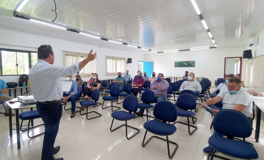 Prefeitos e representantes municipais das cidades que rodeiam as seis usinas hidrelétricas do Rio Iguaçu conheceram a Resolução Conjunta Sedest/IAT n°023/2019 e a estrutura da Secretaria do Desenvolvimento Sustentável e do Turismo