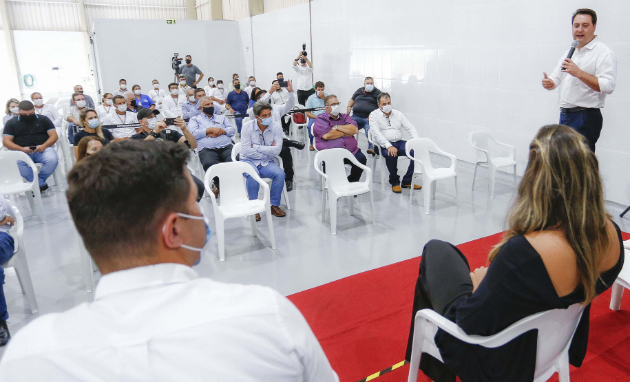 Governador Carlos Massa Ratinho Junior participou nesta segunda-feira (18) da inauguração da Villa Puree, em Santo Antônio do Paraíso. Foto: Jonathan Campos/AEN