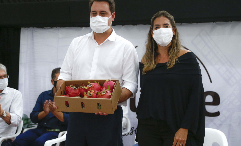 Governador Carlos Massa Ratinho Junior participou nesta segunda-feira (18) da inauguração da Villa Puree, em Santo Antônio do Paraíso. Foto: Jonathan Campos/AEN