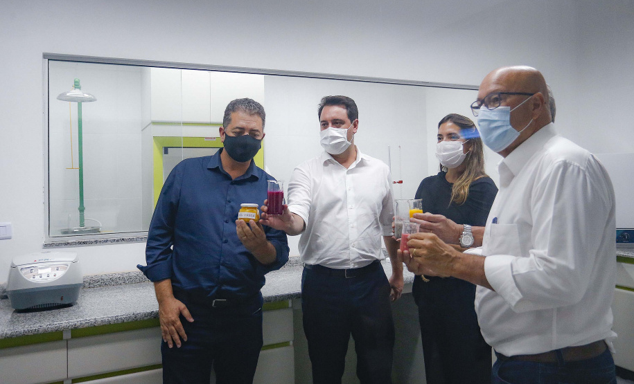 Governador Carlos Massa Ratinho Junior participou nesta segunda-feira (18) da inauguração da Villa Puree, em Santo Antônio do Paraíso. Foto: Jonathan Campos/AEN