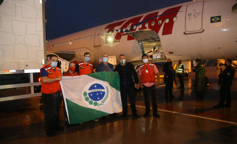 Chegada das vacinas contra a Covid-19 no Aeroporto Afonso Pena em Curitiba-  18/01/2021 - Foto: Geraldo Bubniak/AEN