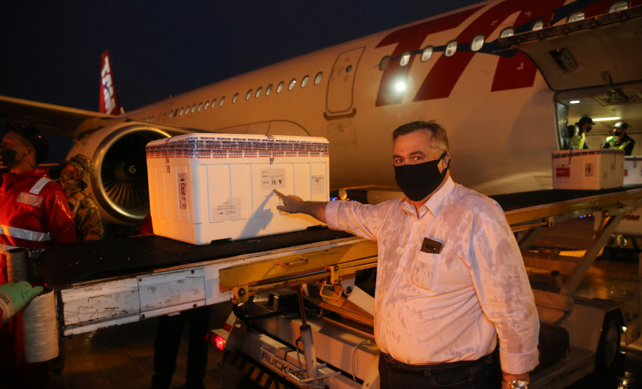 Chegada das vacinas contra a Covid-19 no Aeroporto Afonso Pena em Curitiba-  18/01/2021 - Foto: Geraldo Bubniak/AEN