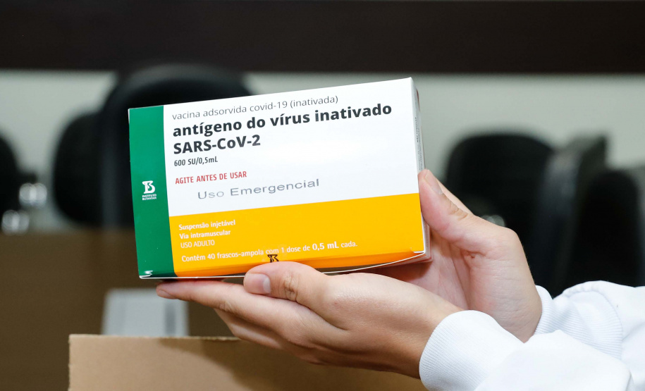 Etapa inicial de vacinação contra a Covid-19.