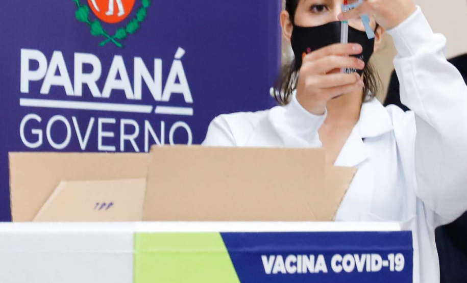 Etapa inicial de vacinação contra a Covid-19.