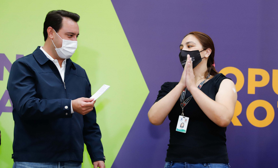 Etapa inicial de vacinação contra a Covid-19.