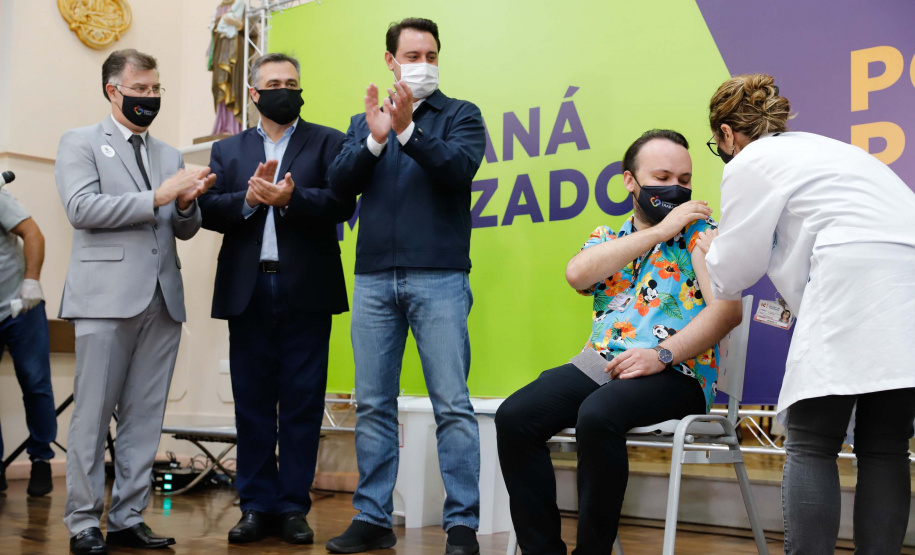 Etapa inicial de vacinação contra a Covid-19.