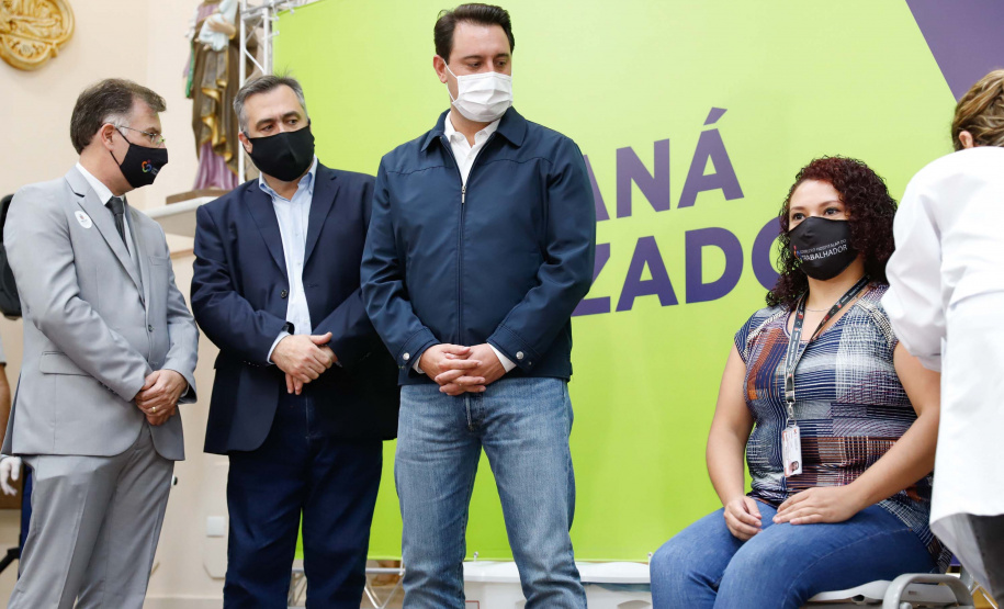 Etapa inicial de vacinação contra a Covid-19.