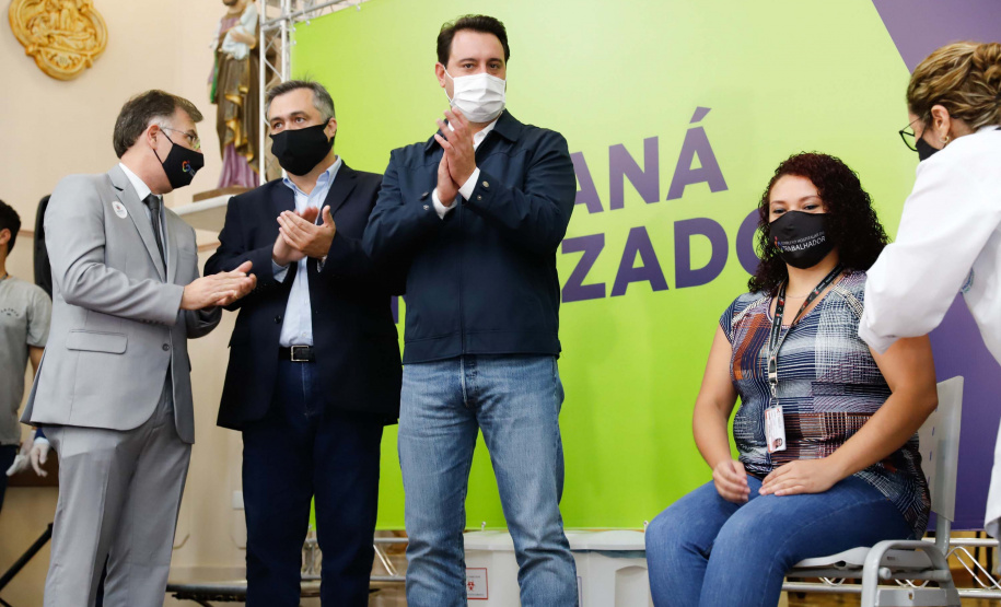 Etapa inicial de vacinação contra a Covid-19.