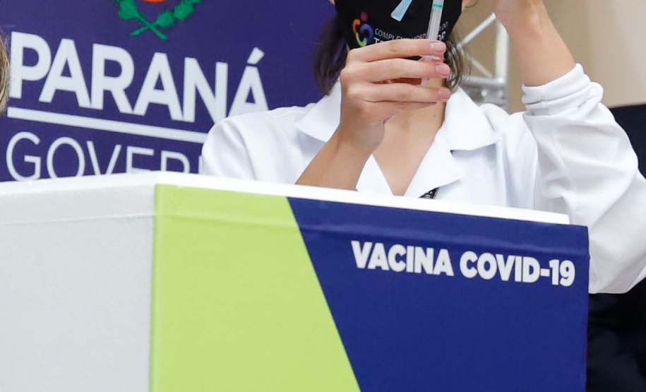 Etapa inicial de vacinação contra a Covid-19.