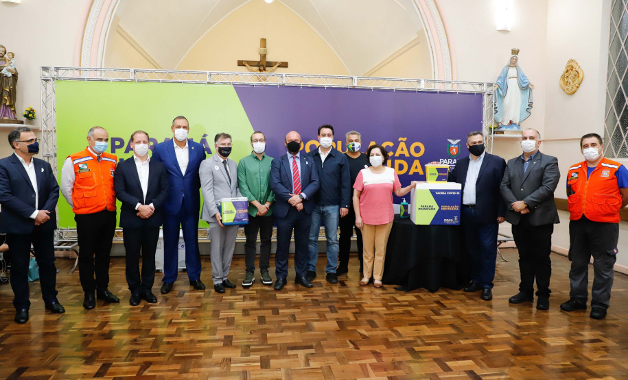 Etapa inicial de vacinação contra a Covid-19.