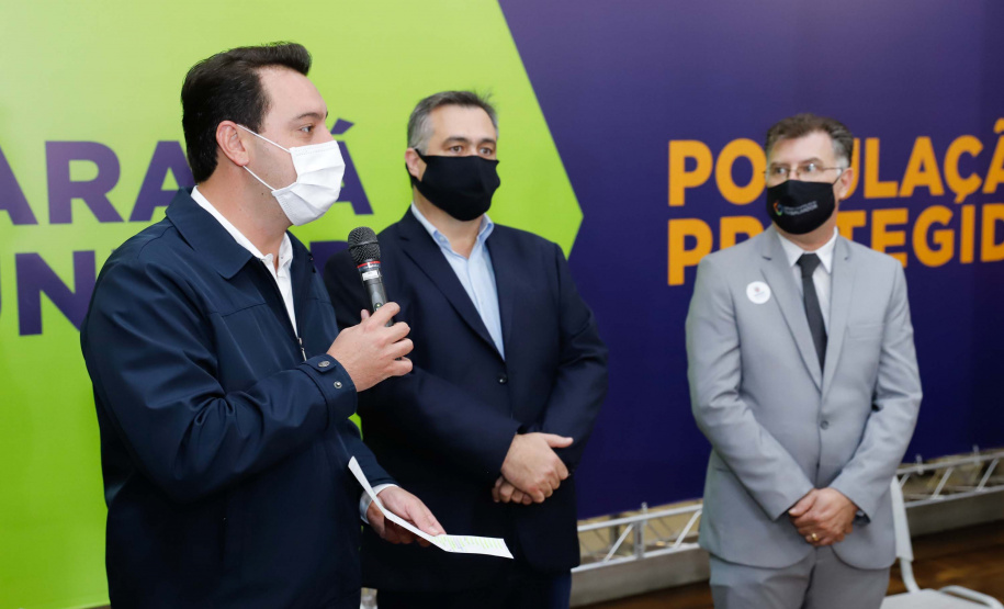 Hospital do Trabalhador comemora 74 anos com a primeira vacinação contra a Covid-19