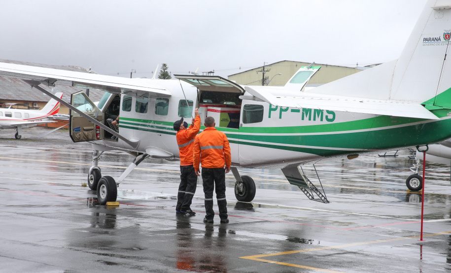 Vacina Aeroporto Dsitribuicao das vacinas contra a Covid-19 no Aeroporto Bacacheri em Curitiba com aeronaves do Governo do Estado - 19/01/2021 - Foto: Geraldo Bubniak/AEN