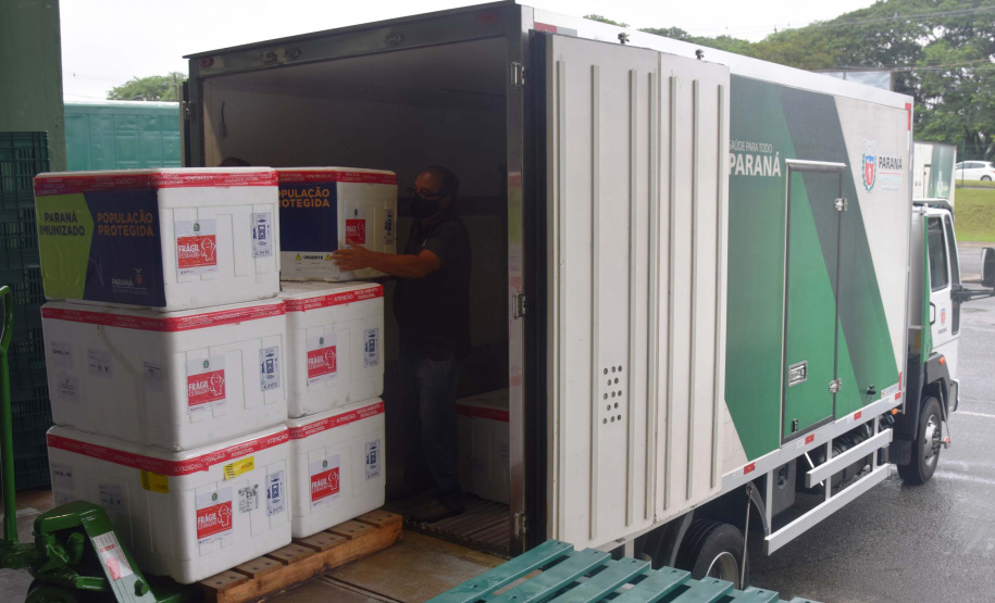 Agilidade das equipes da Saúde garante entrega a todos os municípios do Paraná.
Foto: Américo Antonio/SESA
19.01.2021