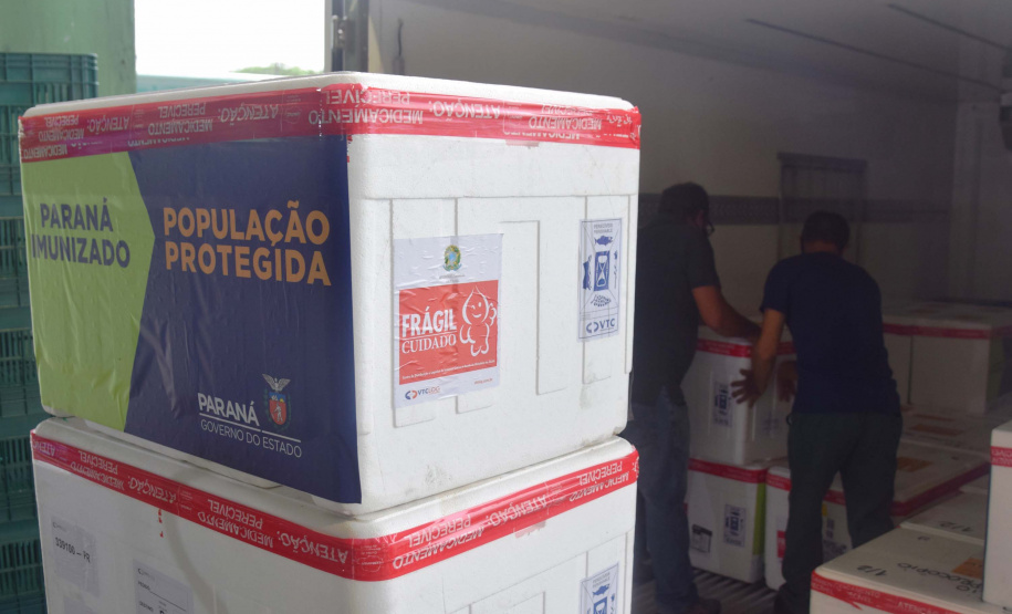 Agilidade das equipes da Saúde garante entrega a todos os municípios do Paraná.
Foto: Américo Antonio/SESA
19.01.2021