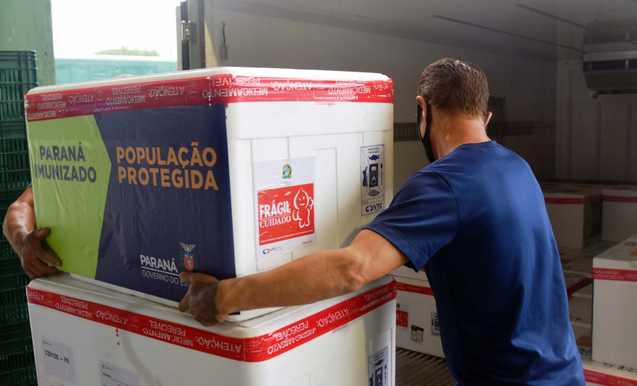 Agilidade das equipes da Saúde garante entrega a todos os municípios do Paraná.
Foto: Américo Antonio/SESA
19.01.2021