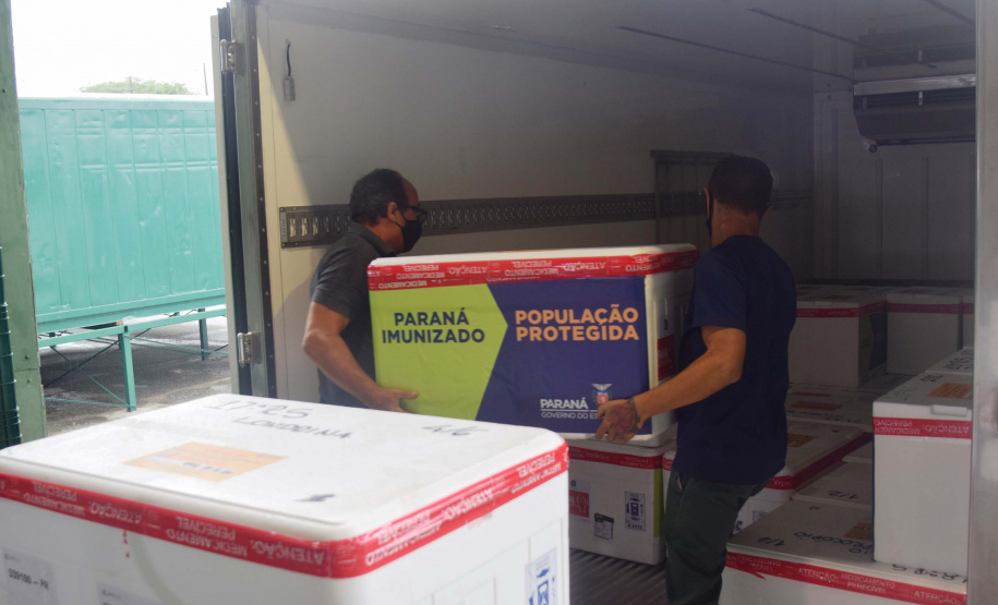 Agilidade das equipes da Saúde garante entrega a todos os municípios do Paraná.
Foto: Américo Antonio/SESA
19.01.2021