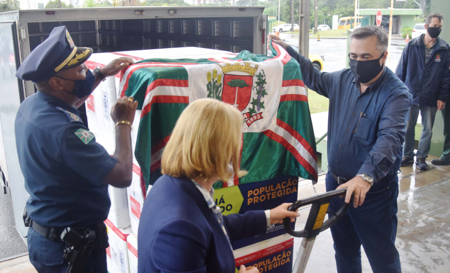 Agilidade das equipes da Saúde garante entrega a todos os municípios do Paraná.
Foto: Américo Antonio/SESA
19.01.2021