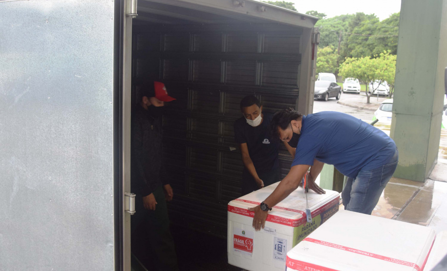 Agilidade das equipes da Saúde garante entrega a todos os municípios do Paraná.
Foto: Américo Antonio/SESA
19.01.2021