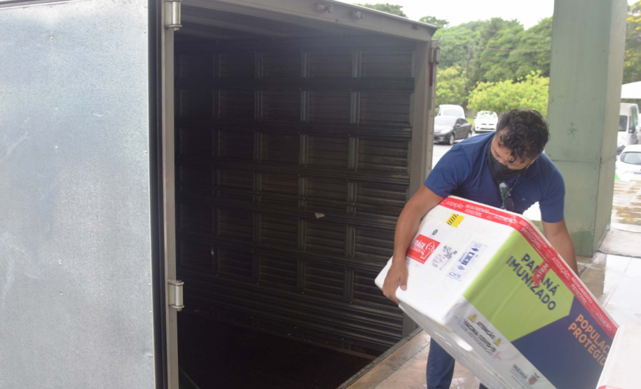 Agilidade das equipes da Saúde garante entrega a todos os municípios do Paraná.
Foto: Américo Antonio/SESA
19.01.2021
