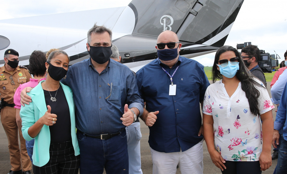 APUCARANA  -  Dsitribuicao  das vacinas contra a Covid-19 no Aeroporto de Apucarana com o Secretario de Estado da Saude, Beto Preto n-  19/01/2021 - Foto: Geraldo Bubniak/AEN