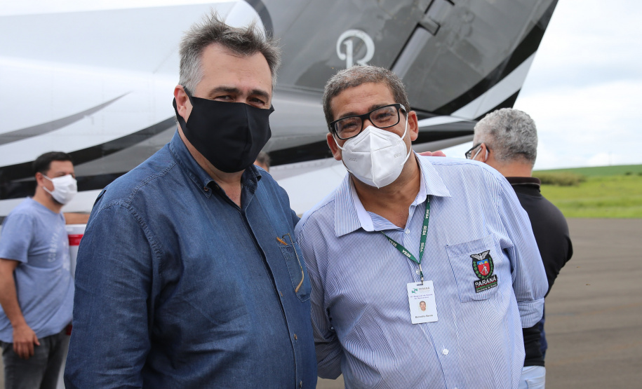 APUCARANA  -  Dsitribuicao  das vacinas contra a Covid-19 no Aeroporto de Apucarana com o Secretario de Estado da Saude, Beto Preto n-  19/01/2021 - Foto: Geraldo Bubniak/AEN