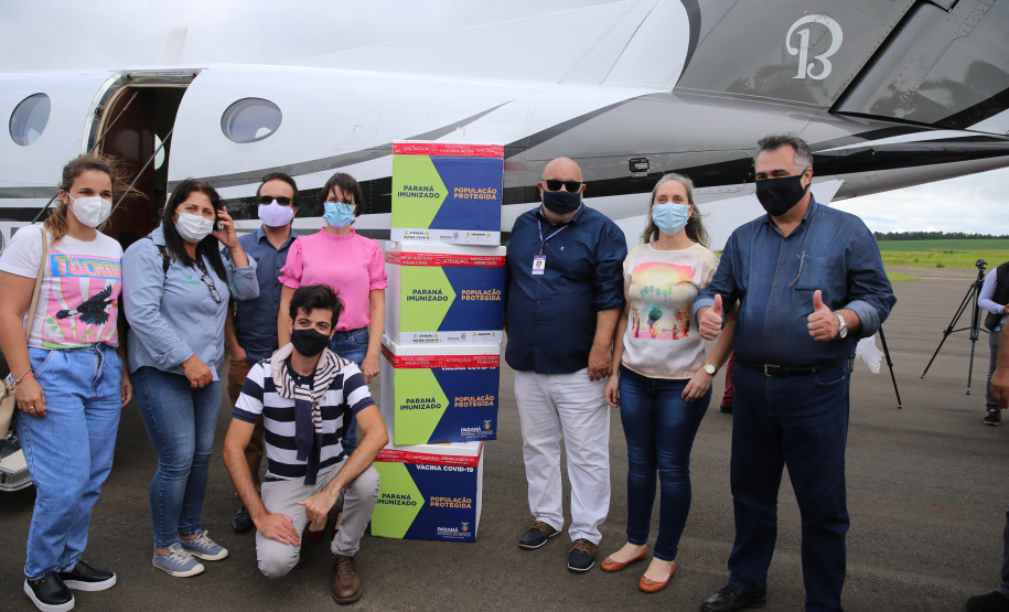 APUCARANA  -  Dsitribuicao  das vacinas contra a Covid-19 no Aeroporto de Apucarana com o Secretario de Estado da Saude, Beto Preto n-  19/01/2021 - Foto: Geraldo Bubniak/AEN