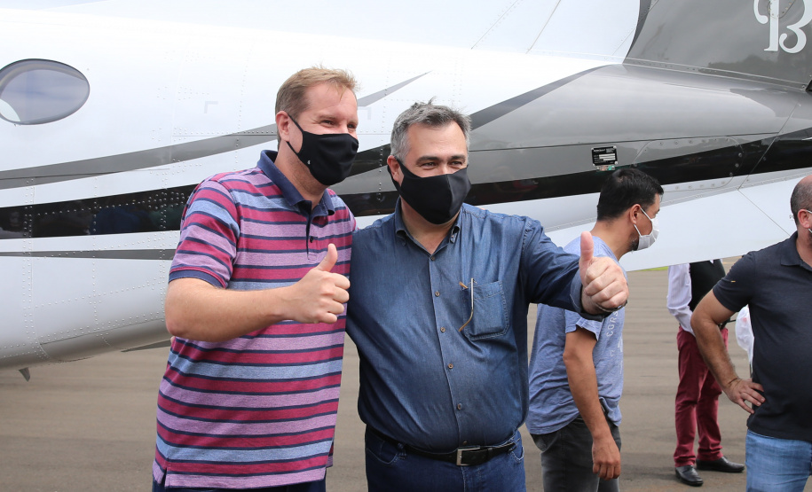 APUCARANA  -  Dsitribuicao  das vacinas contra a Covid-19 no Aeroporto de Apucarana com o Secretario de Estado da Saude, Beto Preto n-  19/01/2021 - Foto: Geraldo Bubniak/AEN