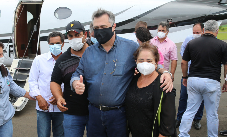 Dsitribuicao  das vacinas contra a Covid-19 no Aeroporto de Maringa com o Secretario de Estado da Saude, Beto Preto n-  19/01/2021 - Foto: Geraldo Bubniak/AEN