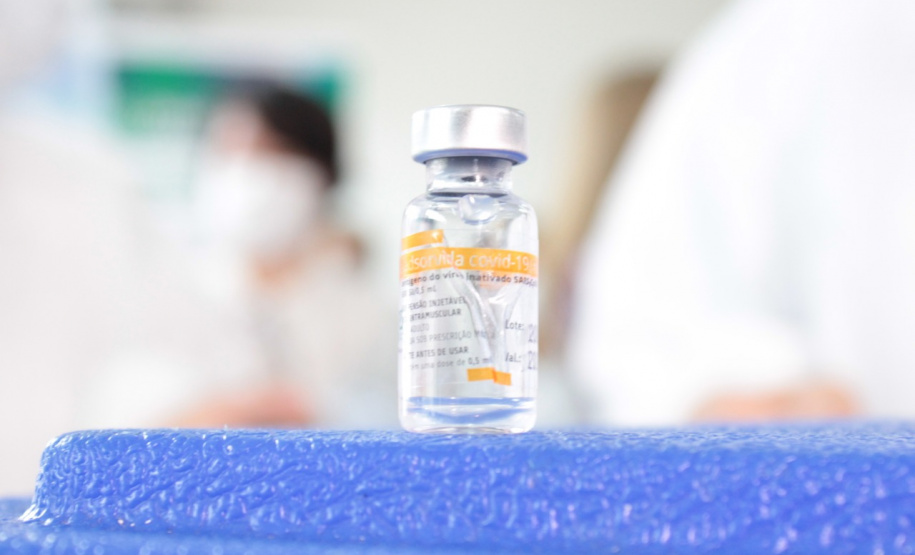 LONDRINA - Dsitribuiçãoo das vacinas contra a Covid-19 . Foto:Gustavo Tacaki