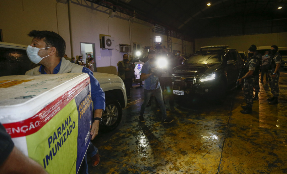 CASCAVEL- Dsitribuiçãoo das vacinas contra a Covid-19 . Foto: Jonathan Campos/AEN