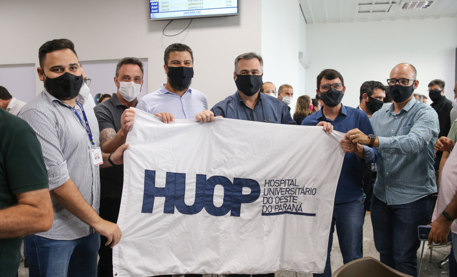 CASCAVEL - Dsitribuição  das vacinas contra a Covid-19.  19/01/2021 - Foto: Geraldo Bubniak/AEN