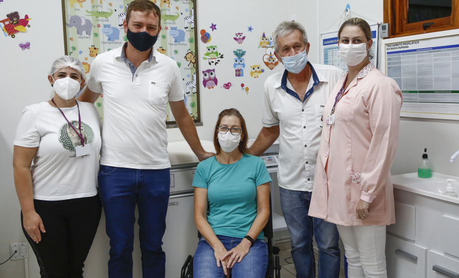 Cidade da longevidade, Quatro Pontes vacina 100% da linha de frente do combate à Covid. FOTO: JONATHAN CAMPOS/AEN