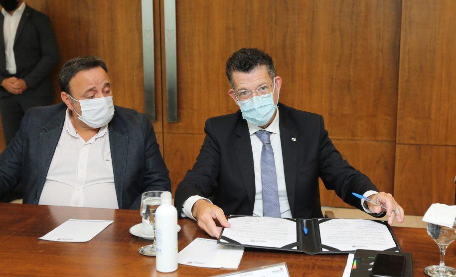 Ambev PG Investimento foi anunciado em solenidade com governador Carlos Massa Ratinho Junior. São R$ 370 milhões em Ponta Grossa, na unidade mais moderna da empresa no País. Há investimento de R$ 15 milhões na fábrica de refrigerantes em Almirante Tamandaré.Foto: Geraldo Bubniak/AEN