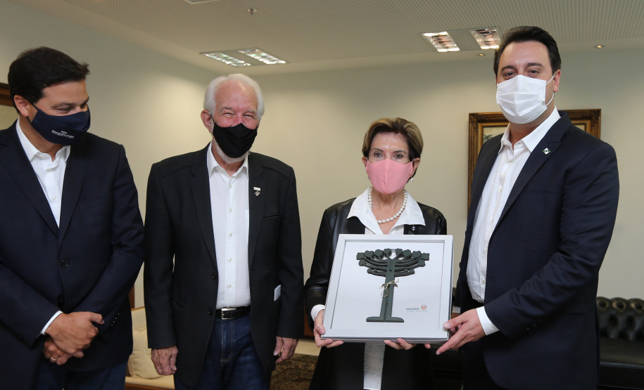 Ambev PG Investimento foi anunciado em solenidade com governador Carlos Massa Ratinho Junior. São R$ 370 milhões em Ponta Grossa, na unidade mais moderna da empresa no País. Há investimento de R$ 15 milhões na fábrica de refrigerantes em Almirante Tamandaré.Foto: Geraldo Bubniak/AEN