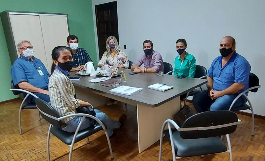 Técnicos da Cohapar realizaram nesta semana uma nova vistoria às obras de construção de 32 casas populares em Flórida, na região Noroeste do estado. Com um investimento de R$ 2 milhões, o empreendimento habitacional chegou a um quarto do seu cronograma de execução. (Foto: Jaime Dallagnol / Cohapar)