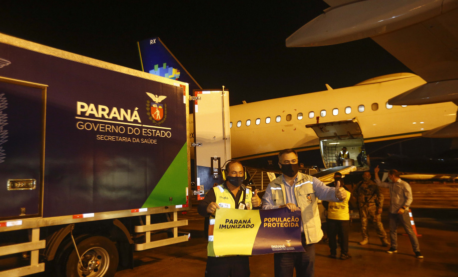 As vacinas Oxford/AstraZeneca, desenvolvidas em parceria com a Fundação Oswaldo Cruz (Fiocruz), devem chegaram no Aeroporto Internacional Afonso Pena, em São José dos Pinhais, na Região Metropolitana de Curitiba.