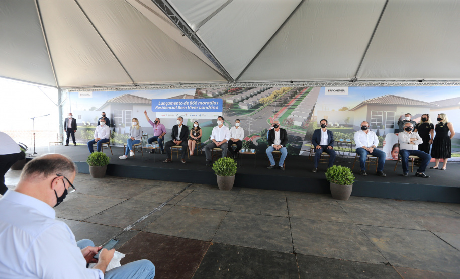 O governador Carlos Massa Ratinho Junior participou nesta segunda-feira (25) do lançamento de 866 novas moradias populares em Londrina, na região Norte. Londrina, 25/01/2021 - Foto: Geraldo Bubniak/AEN